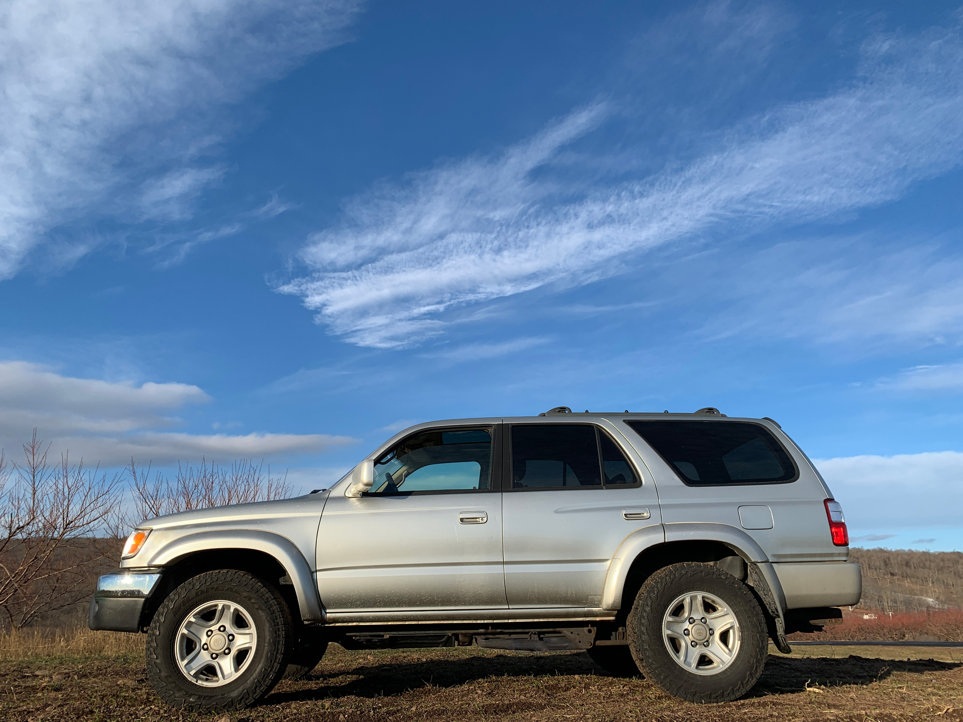2002 Toyota 4Runner SR5 THIRD GENERATION - 3rd Gen 3.4L V6 4×4 - BEAUTIFUL - RUNS GREAT - HIGH MECHANICAL BASELINE - New Timing Belt, New Waterpump, New Head Gaskets, New Radiator, New Alternator, New Brakes, New Valve Cover Gaskets, New Wildpeak Tires, New Shocks, New Muffler / Exhaust, New HID Headlights, Frame is Clean and solid, Cleaned and Undercoated - MORE — photo 7